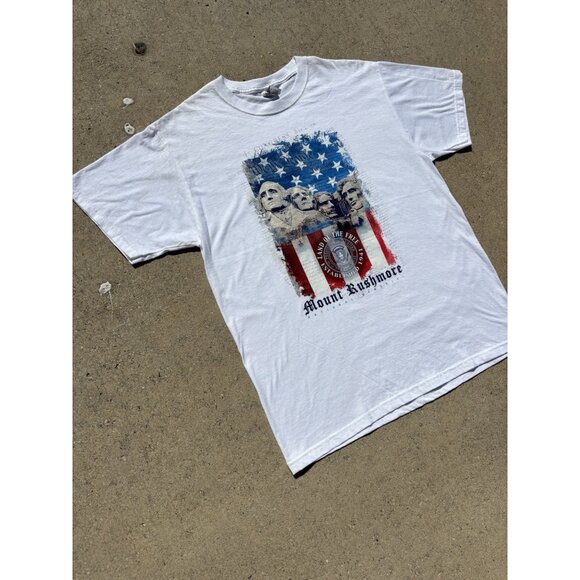 Mount Rushmore Vintage White Graphic tee Shirt - Picture 2 of 5
